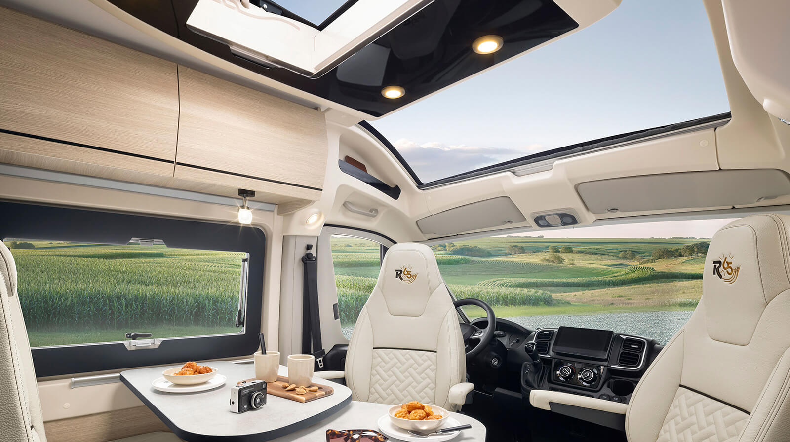 PHOTOS INTÉRIEURES RAPIDO Camping-car V62